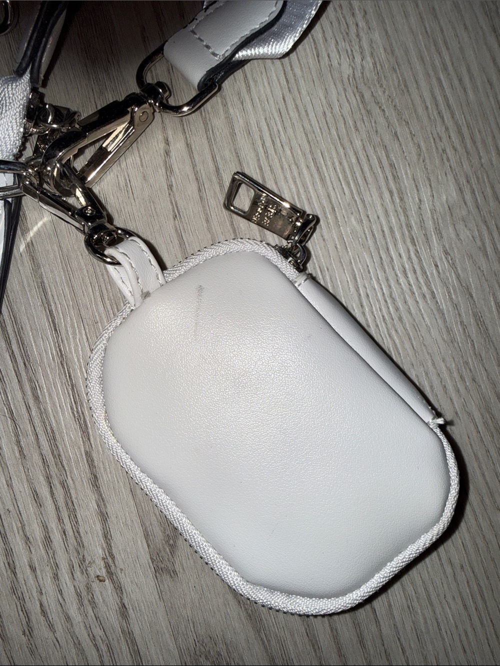 Steve Madden White Logo Satchel with Detachable Pouch - Picture 2 of 8